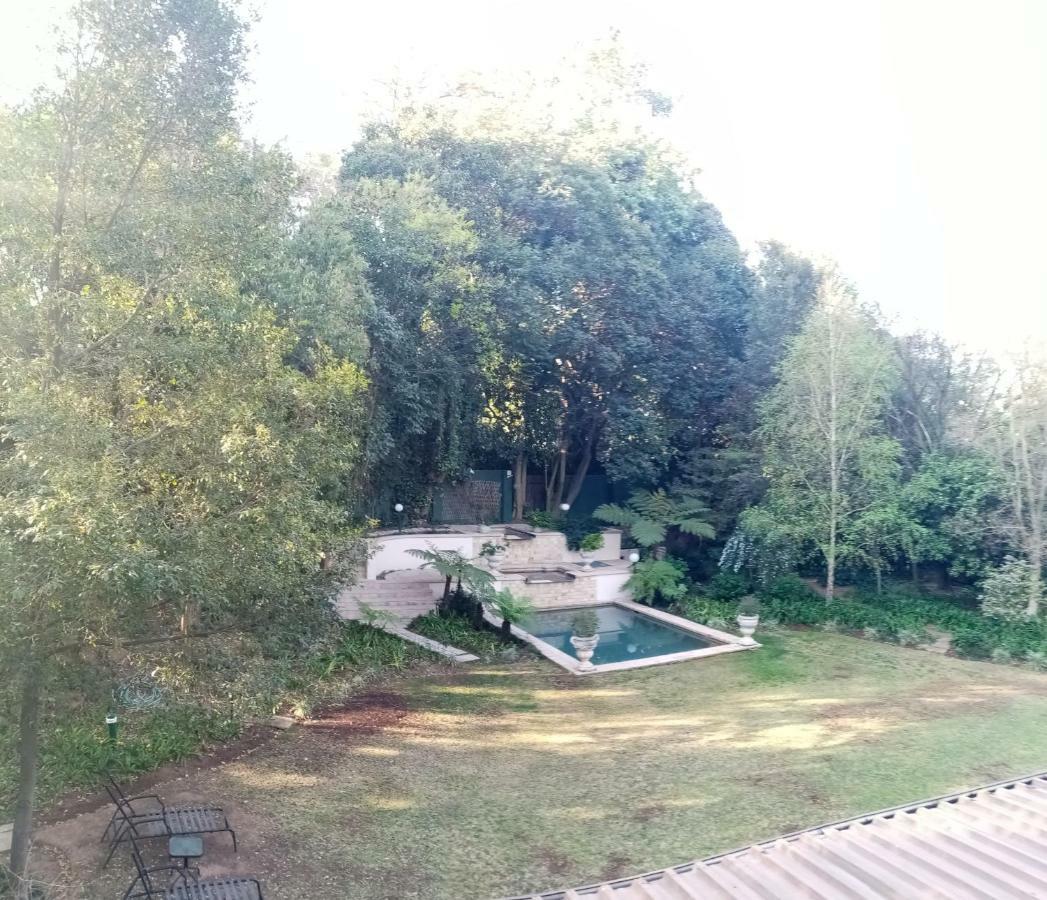 No66 Sandton Lodge Johannesburg Exterior photo